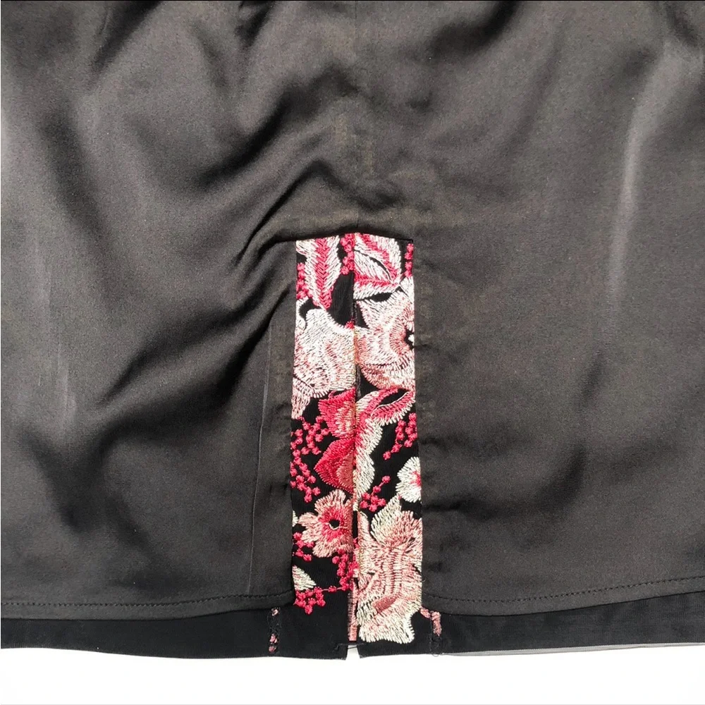 ⭐️NEW⭐️ WHBM Sleeveless Black Pink Gold Embroidered Mesh Sheath Dress - Picture 10 of 11